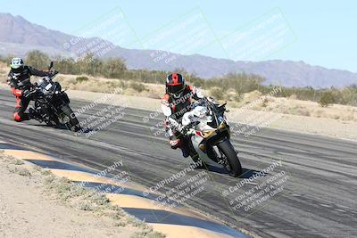 media/Dec-04-2025-Racers Edge (Thu) [[5ebc9f124d]]/3-B Group/3-Session 2 (Turn 7 Inside)/